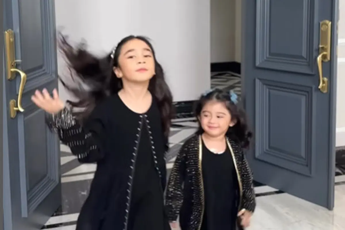 Gaya Luwes ala Model dari Raqeema dan Guzel, Putri Nabila Syakieb dan Margin Winaya Kenakan Abaya Hitam
