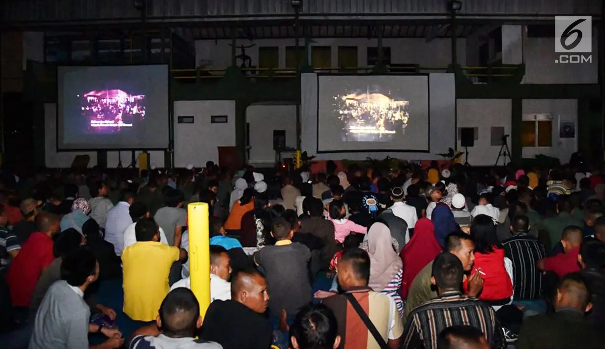 Suasana nonton bareng film 'Pengkhianatan G30S/PKI' yang dihadiri presiden Joko Widodo di Bogor (29/9). (Foto: Laily Rachev - Biro Pers Setpres)