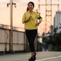 Ramadan Bukan Alasan Mager, Ini Pilihan Jaket Running Wanita Biar Lari Tetap Maksimal