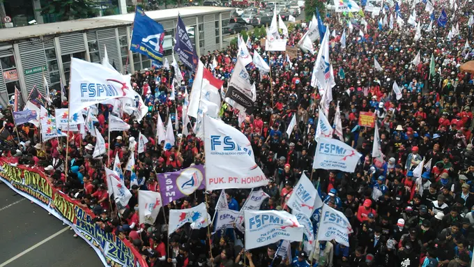 Demo Buruh Masih Akan Berlanjut Hingga 27 November 2015