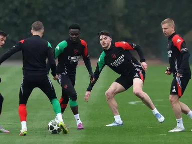 Pemain Arsenal saat melakukan sesi latihan di pusat Pelatihan Arsenal, Colney, sebelah utara London, Inggris, pada 15 April 2025. (Adrian Dennis/AFP)