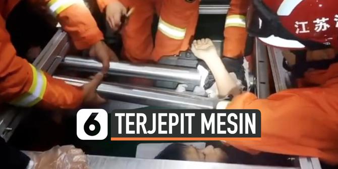 VIDEO: Penyelamatan Lengan Bocah Terjepit Mesin Pabrik