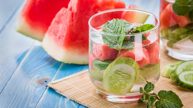 infused water semangka mentimun