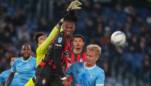 Rafael Leao digantikan oleh Niclas Fullkrug oada menit ke-67 ketika AC Milan tertinggal 0-1 dari tuan rumah Lazio. (AFP/Alberto Pizzoli)
