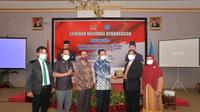 Seminar Nasional Kebangsaan bertema 'Gorontalo dalam Kerangka Tantangan dan Solusi Mengatasi Masalah Ekonomi di Masa Pandemi Covid-19, Ballroom Hotel Grand Q, Gorontalo, Selasa (17/11).