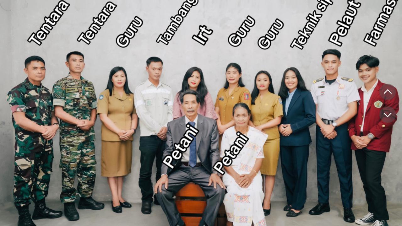 Ayah Ibunya Petani, Momen Foto Keluarga dengan Berbagai Profesi Ini Bikin Salut