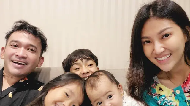 [Fimela] Ruben Onsu dan Sarwendah