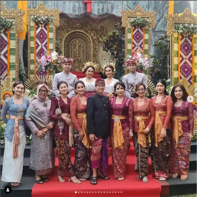 6 Potret Zoe Abbas dampaingi Antonio Blanco Jr jalani upacara potong gigi, turut ajak sang ibu