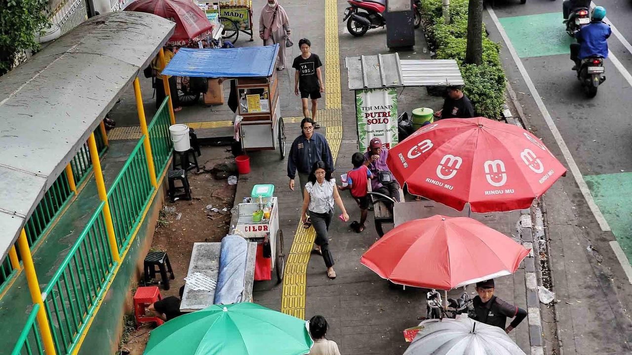 FOTO: Trotoar Yang Berubah Fungsi Di Ibukota Jakarta
