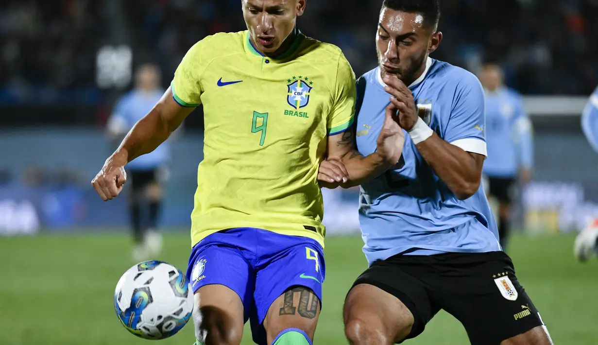 <p>Uruguay berhasil meraih kemenangan dengan skor 2-0 atas Brasil. (AP Photo/Santiago Mazzarovich)</p>