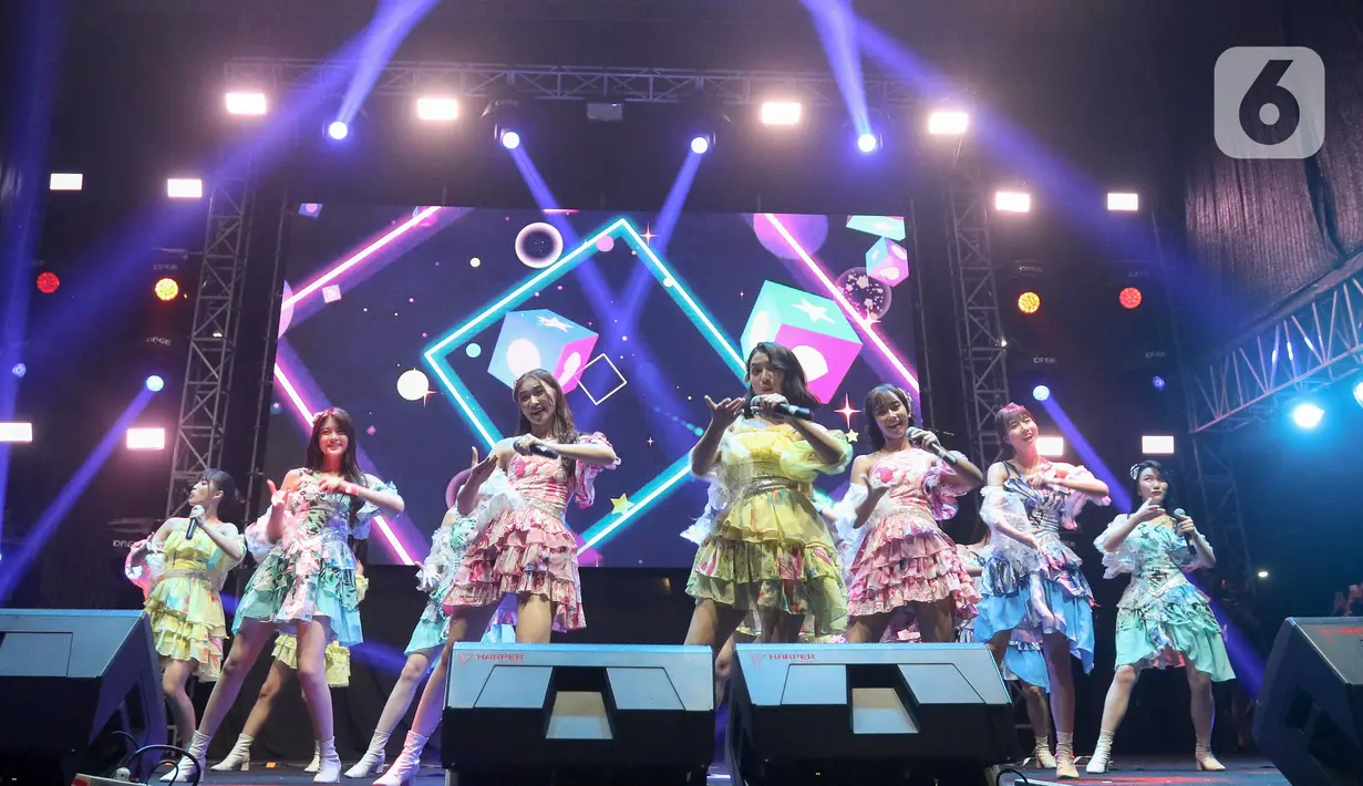 Sejumlah lagu hits dinyanyikan para member JKT48. (Liputan6.com/Herman Zakharia)