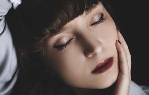 Ilustrasi operasi plastik (Foto: Unsplash/Roksolana Zasiadko)