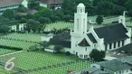 Suasana tempat pemakaman perwira militer Belanda di Ereveld Menteng Pulo, Jakarta Selatan, Jumat (29/4). Pemakaman tersebut merupakan salah satu dari dua ereveld yang berada di Jakarta. (Liputan6. com/Gempur M Surya)