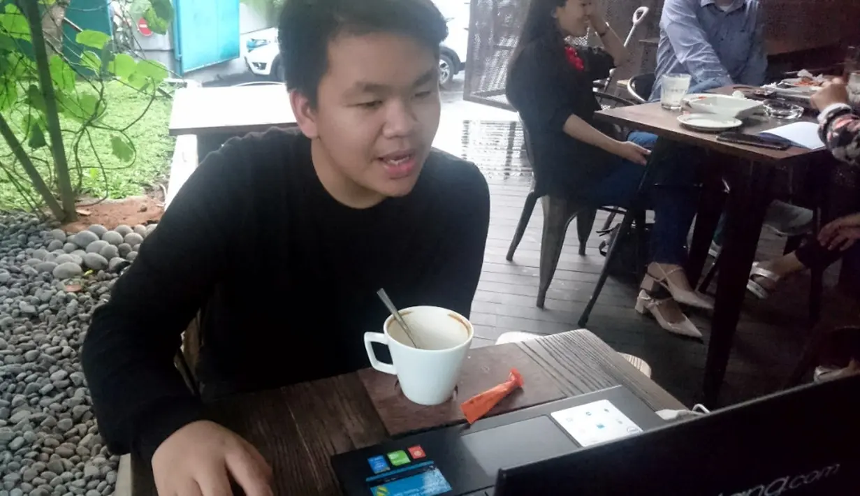 "Sebenarnya karena lagi renggang waktunya, jadi ada waktu buat jalan bareng gitu sih. Tapi cuma masih teman dekat saja kok," ungkap Kiki CJR kepada Bintang.com, Jumat (27/1/2017). (Muhamad Altaf Jauhar/Bintang.com)