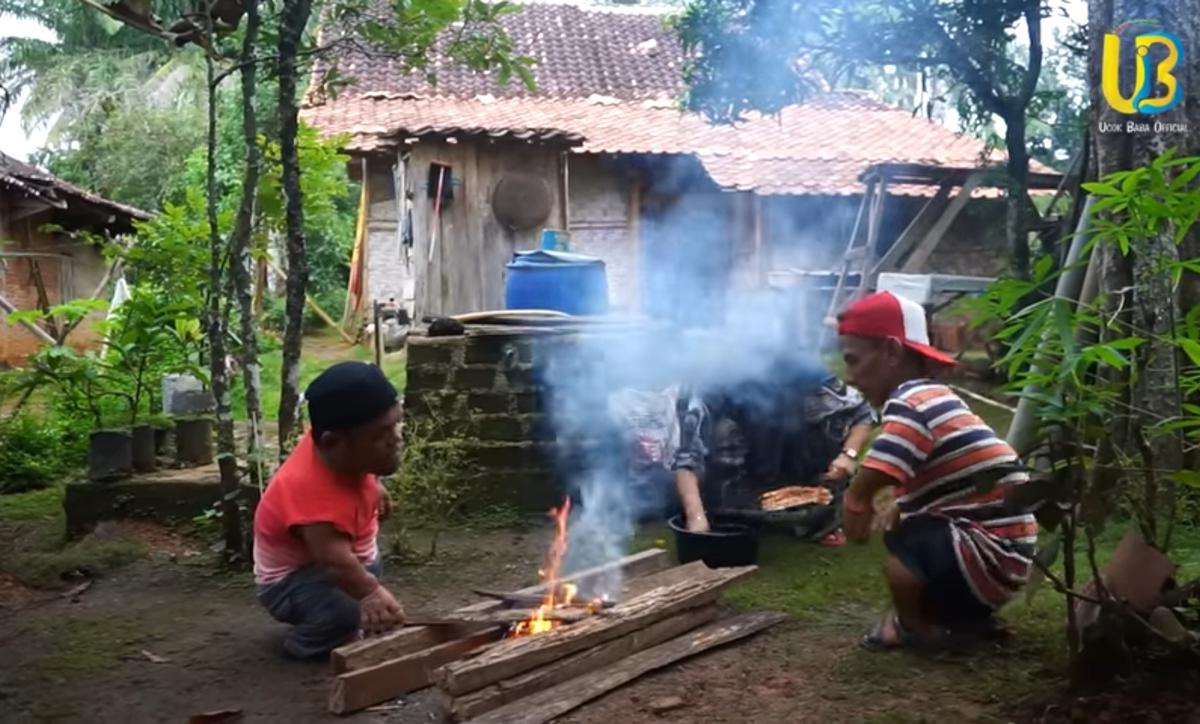 Disiapkan Ikan Bakar saat Ucok Baba Sambangi Rumah Teman Lama di Kampung 'Maaf Bang Seadanya'