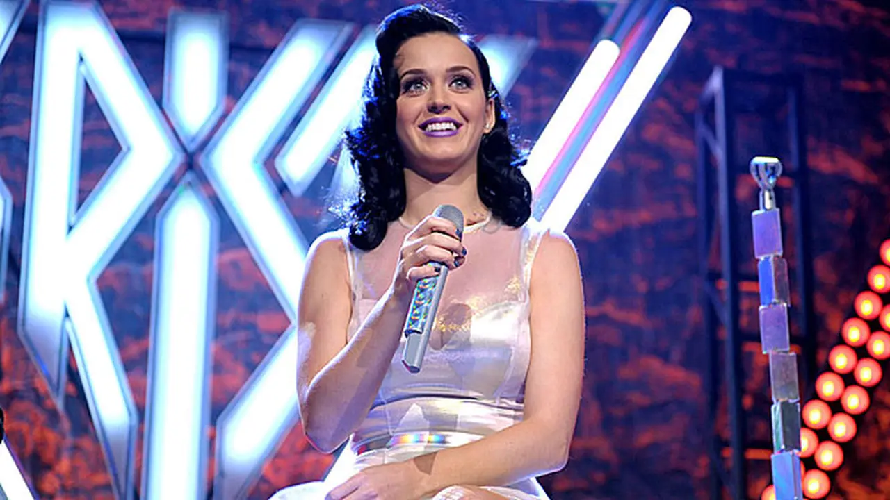 katy-perry-131031b.jpg