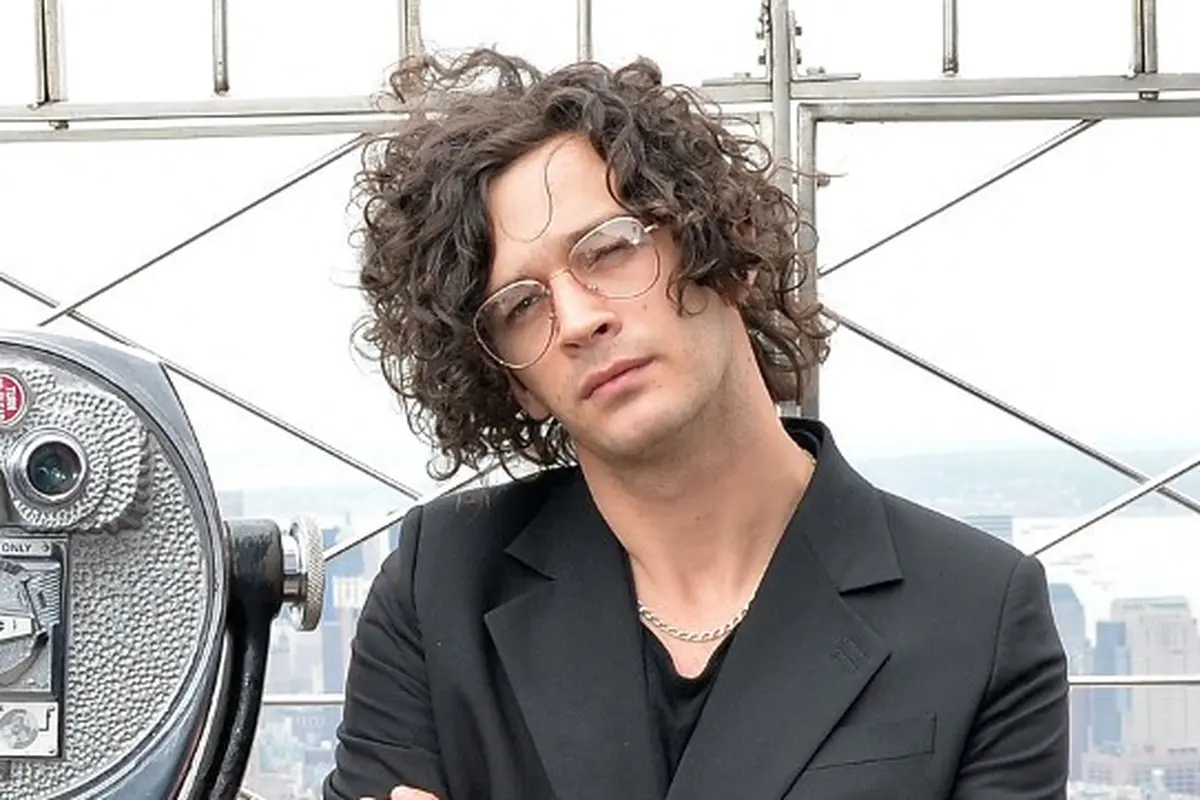 Mengenal Sosok Matty Healy, Vokalis The 1975 yang Dikabarkan Jadi Pacar Baru Taylor Swift