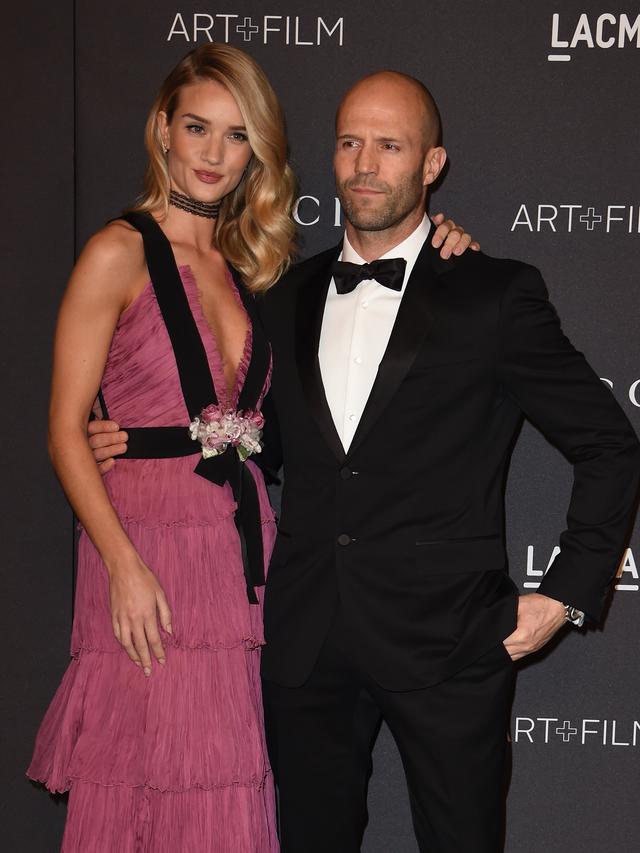20151107-Pose Mesra Jason Statham dan Rosie Huntington di LACMA-California