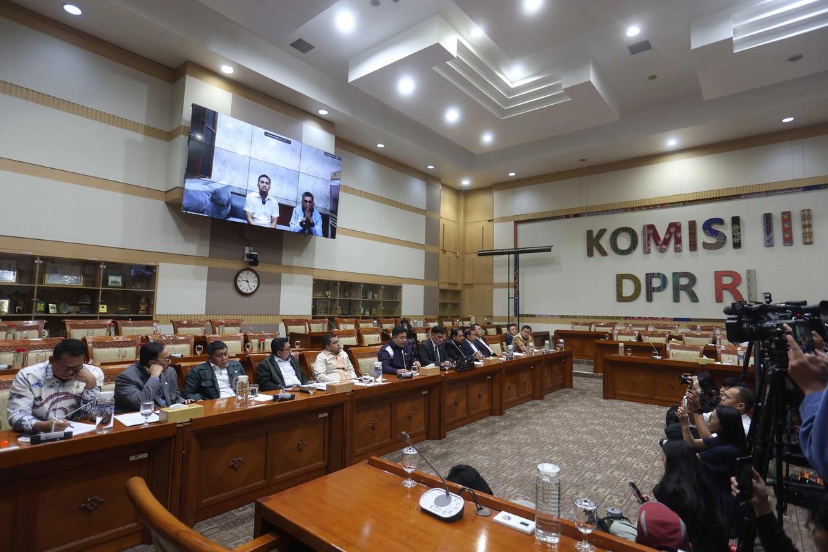 FOTO: Komisi III DPR Minta Penangguhan Penahanan Kreator Video Profil Desa di Karo
