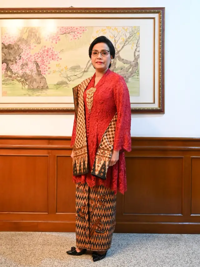 HUT RI Ke-74, Sri Mulyani Berbalut Kebaya Merah Menggelora