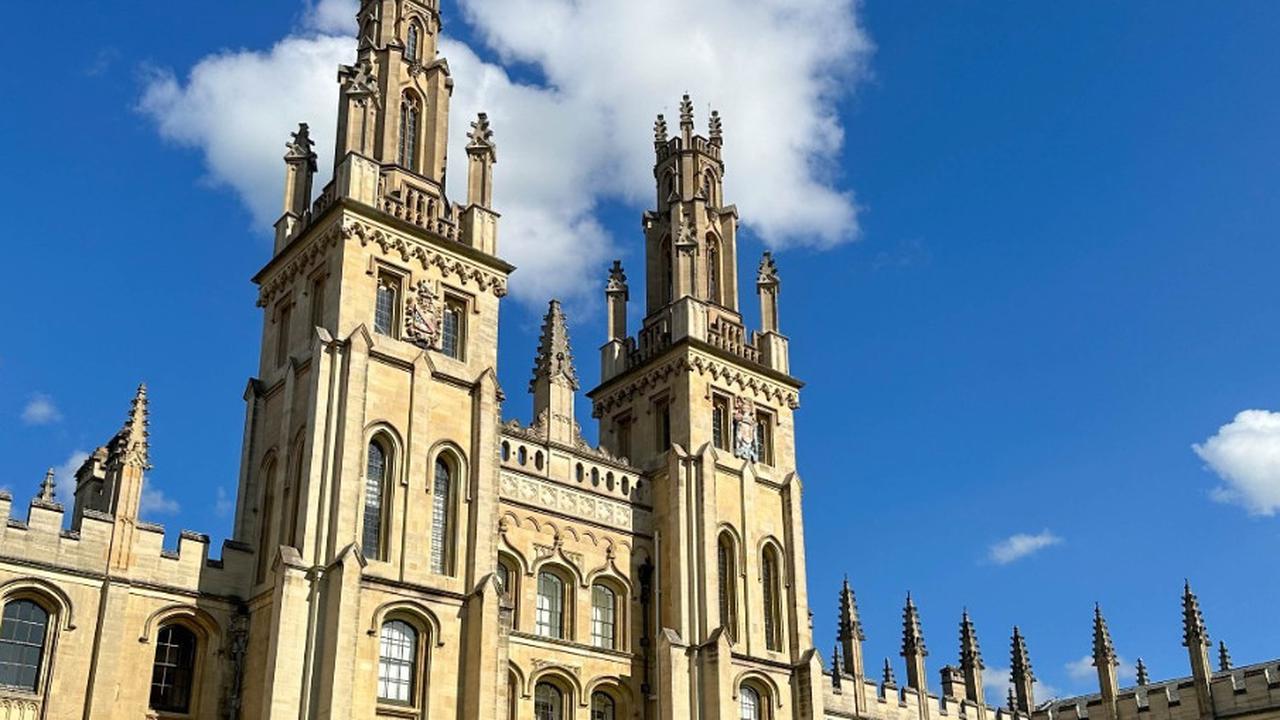 All Souls College, Universitas Oxford.