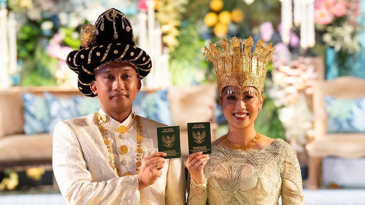 Potret Akad Nikah Sekar Tandjung Pakai Adat Betawi, Prabowo dan Jokowi Jadi Saksi