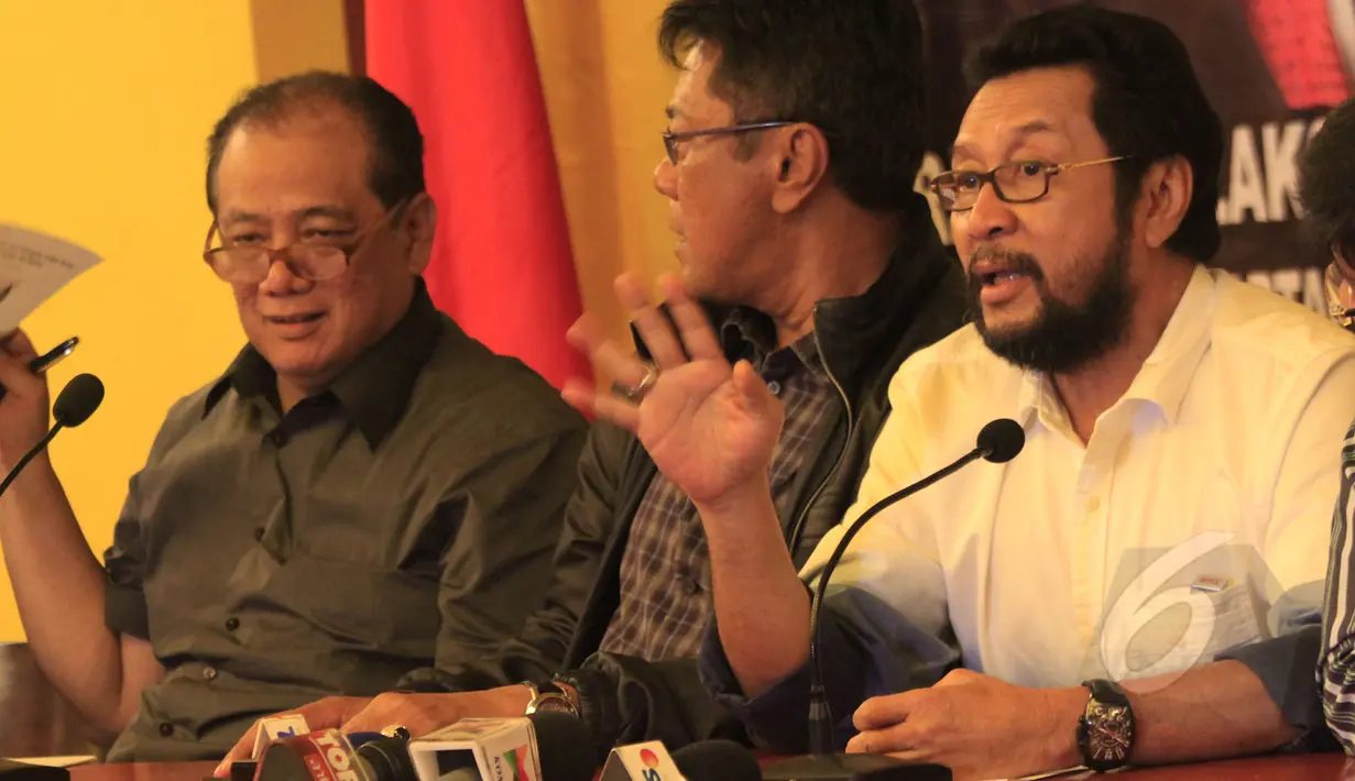 Yorrys Raweyai menyatakan Partai Golkar pimpinan Agung Laksono siap menggelar Rapat Pimpinan Nasional (Rapimnas) I Partai Golkar di Jakarta, Selasa (7/4/2015). (Liputan6.com/Johan Tallo)