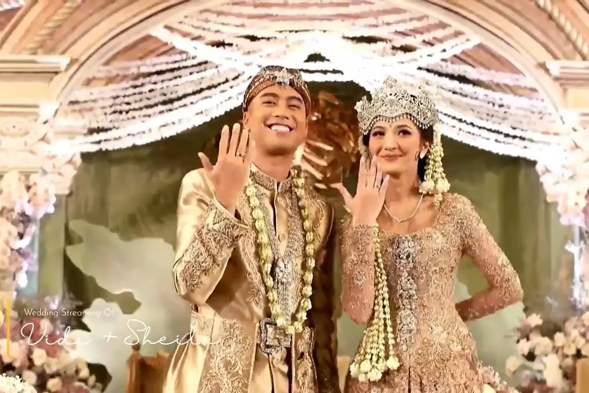Sah, Ini 7 Potret Pernikahan Vidi Aldiano dan Sheila Dara Aisha
