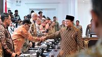 Presiden Prabowo Subianto memimpin sidang perdana Kabinet Merah Putih di Istana, Jakarta, Rabu (23/10/2024). (Foto: Biro Pers Sekretariat Presiden)