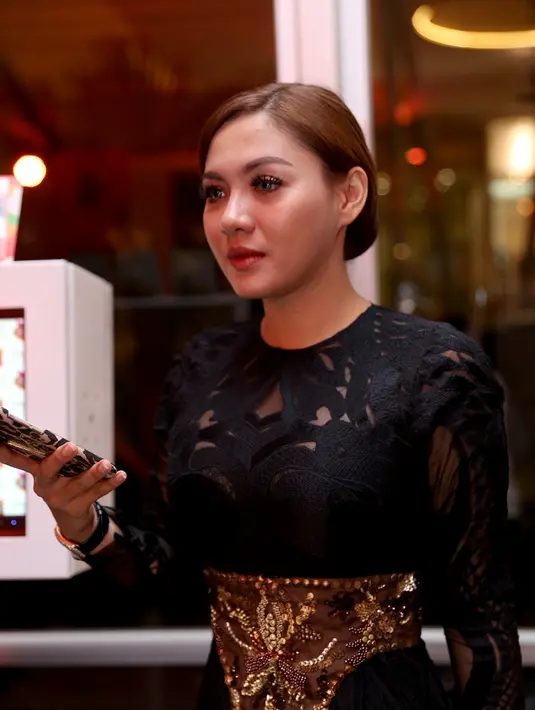 Menirut Vicky, belakangan ini banyak orang yang pesimis dengan muda-mudi Indonesia. Banyaknya pengaruh yang tidak sesuai identitas bangsa memang membuat banyak pemuda jadi salah jalan. (Andy Masela/Bintang.com)