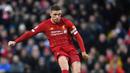4. Jordan Henderson - Jordan Henderson memiliki mobilitas yang tinggi dan menjadi sosok kunci saat Liverpool meraih gelar Premier League musim 2019/2020. Pemain asal Inggris ini menyumbangkan 4 gol dan 5 assist dari 30 penampilannya bersama Liverpool. (AFP/Paul ELLIS)