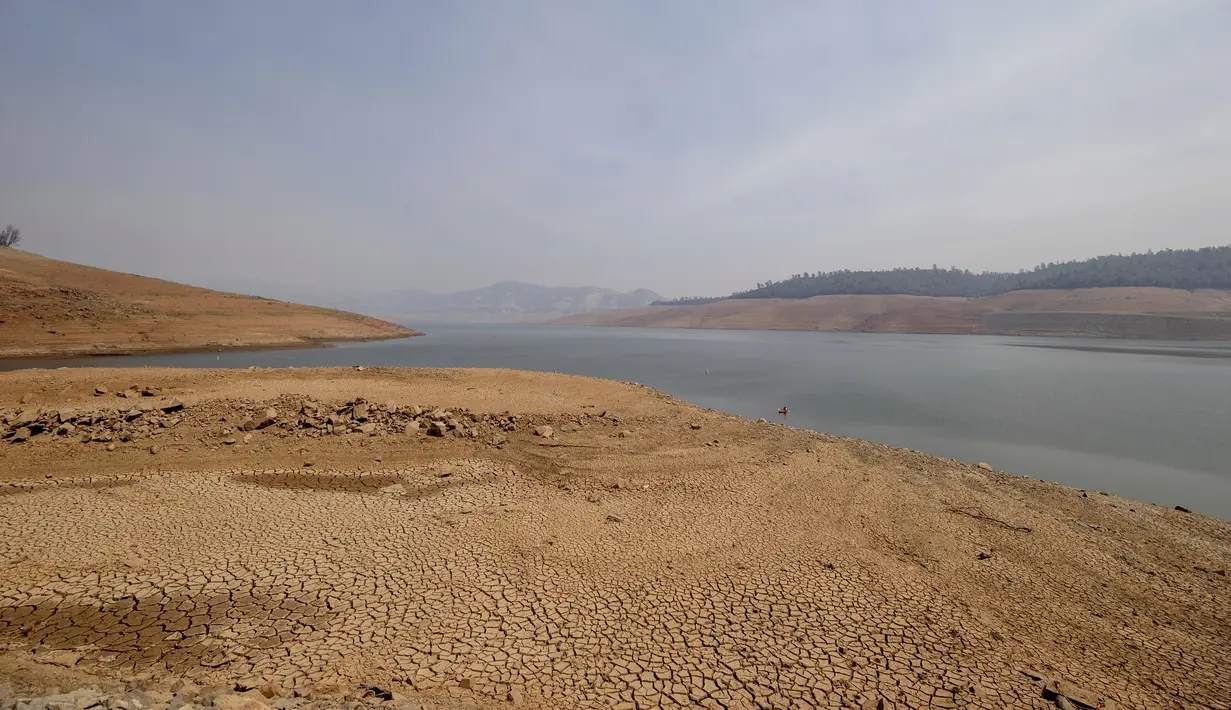 FOTO Kondisi Kekeringan di Danau Oroville, California yang Terus Berlanjut Foto
