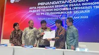 Penandatanganan akta pemisahan segmen usaha Indihome oleh Telkom Indonesia ke Telkomsel, Selasa (27/6/2023). (Foto: Liputan6.com/Elga N)