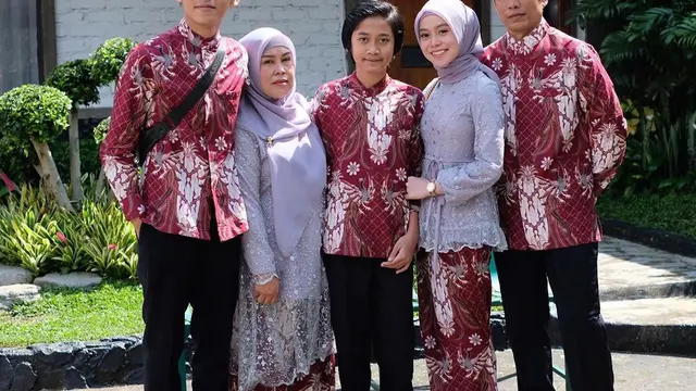 Jarang Tersorot, Ini 6 Momen Kebersamaan Lesty Kejora dan Keluarga