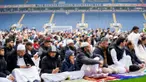 Klub Liga Inggris Blackburn Rovers sukses melaksanakan salat Idulfitri di Stadion Ewood Park, Senin (2/5/2022) waktu setempat. (Foto: twitter Blackburn Rovers)
 