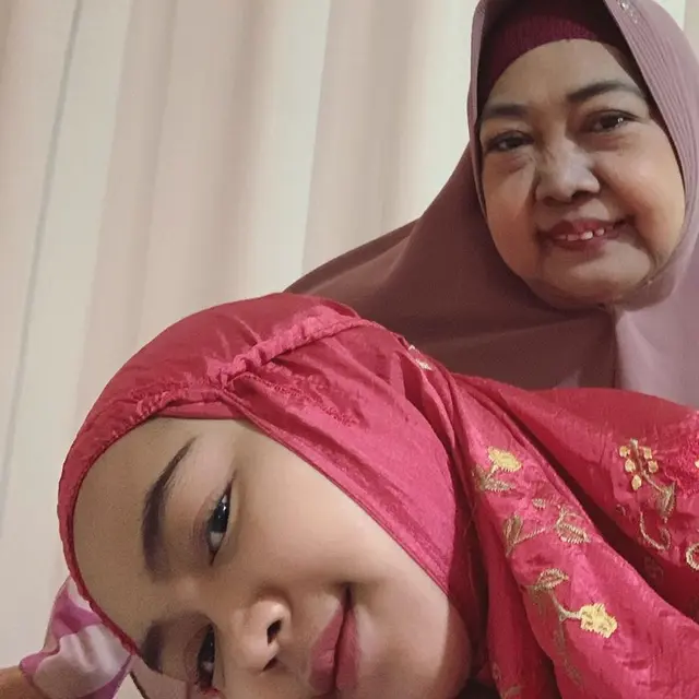 5 Potret Bahagia Ria Ricis dan Keluarga