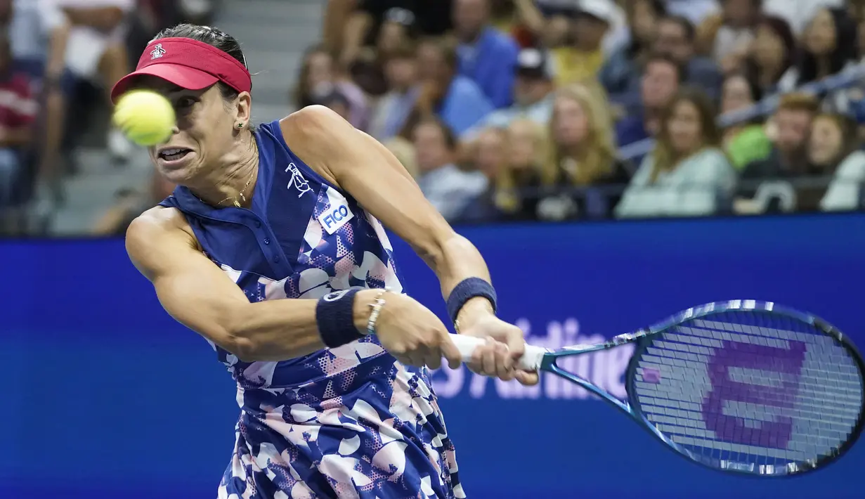 Sayangnya, Tomljanovic tak menyerah begitu saja. Ia berhasil menyusul perolehan poin mantan petenis putri nomor satu dunia tersebut secara perlahan hingga menjadi 5-6. (AP/John Minchillo)
