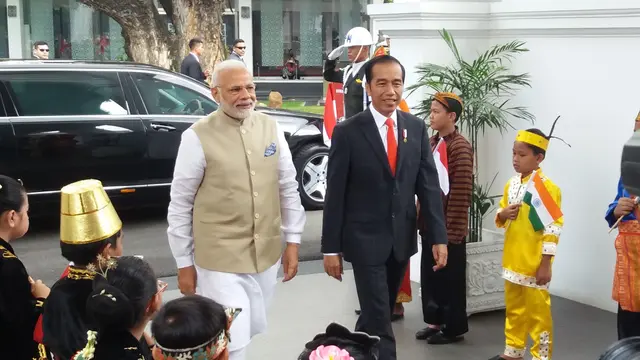 Jokowi menyambut Perdana Menteri India (Liputan6.com/Hanz Jimenz Salim)