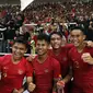 Pemain Timnas Indonesia U-19 merayakan kesuksesan lolos Piala AFC 2020 usai mengimbangi Korea Utara. (Liputan6.com/Helmi Fithriansyah)