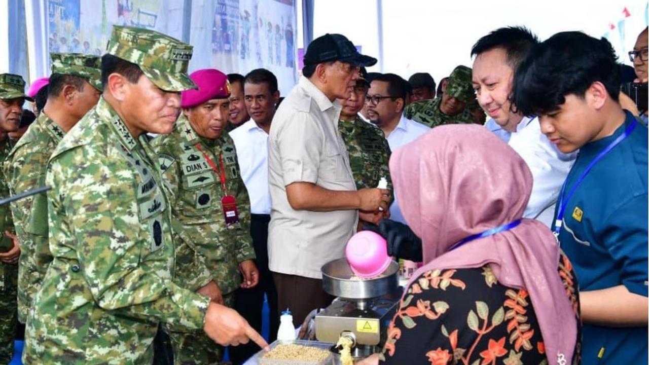FOTO: TNI AL Panen Kedelai di Lampung Utara, Dorong Swasembada Pangan Nasional