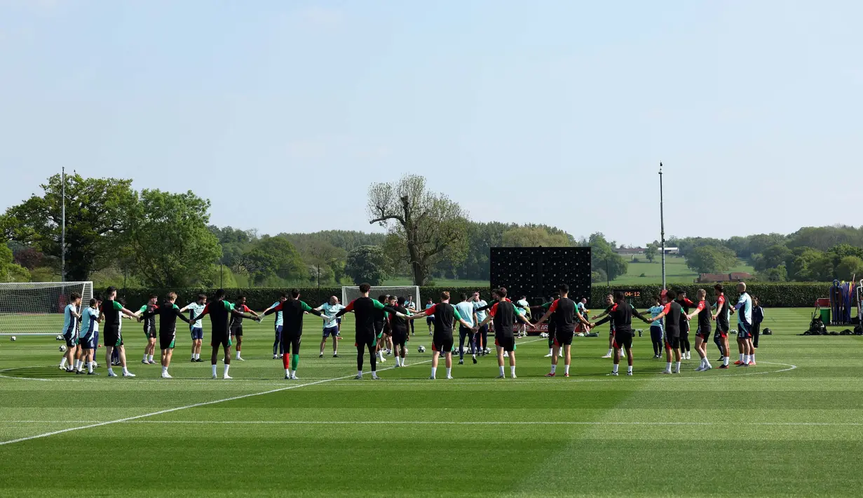 Namun, menghadapi tim yang lebih bertabur bintang dan punya sejarah ganas di Eropa tak membuat Arsenal ciut nyali. (Adrian DENNIS/AFP)
