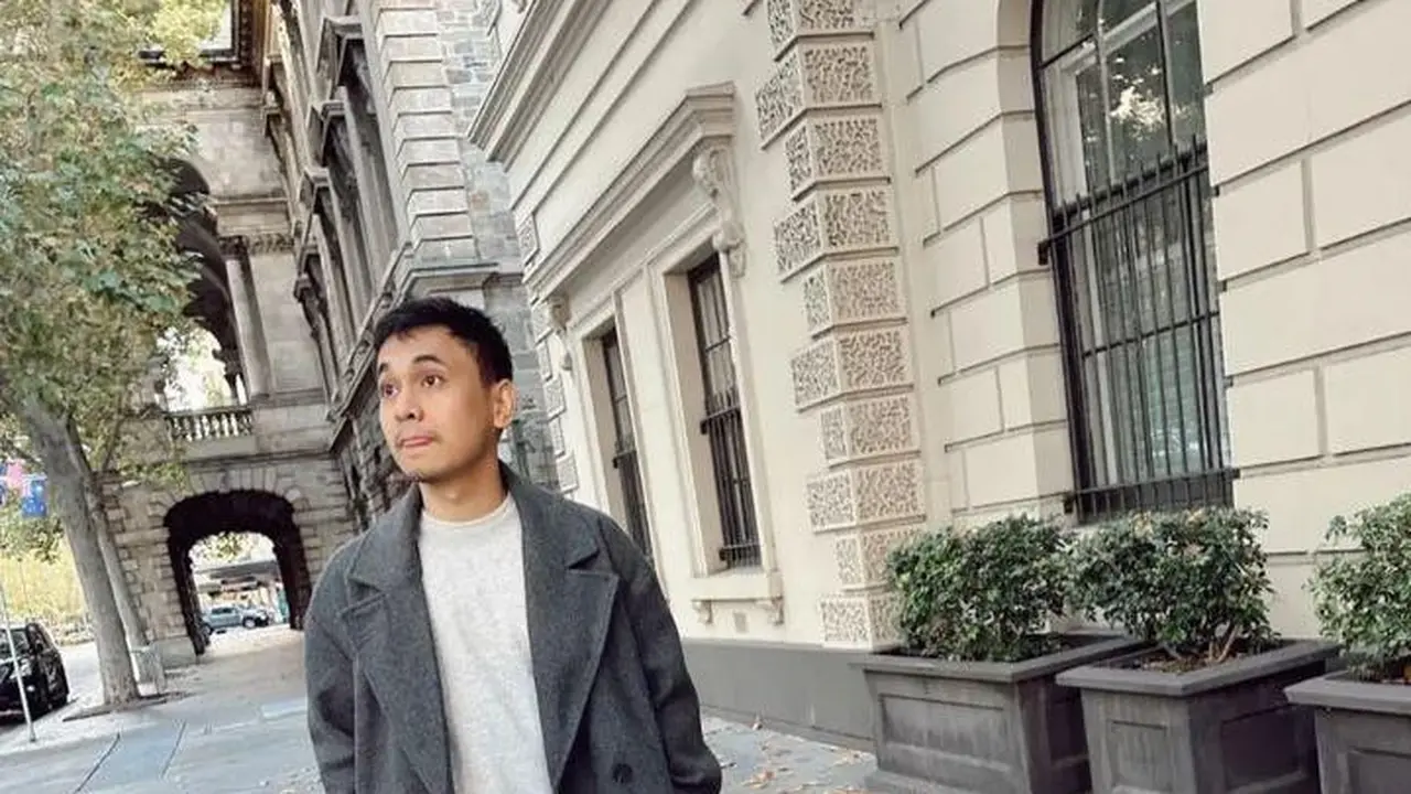 Liburan Raditya Dika dan Keluarga di Australia