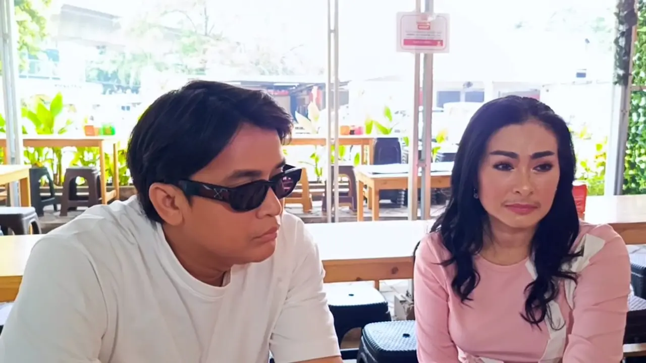 Iis Dahlia dan Billy Syahputra. (M Altaf Jauhar/ Liputan6.com)