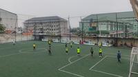 Bina Karya FC melaju ke babak semifinal turnamen Bola Sunday League 2022. (Bola.net/Fitri Apriyani)
