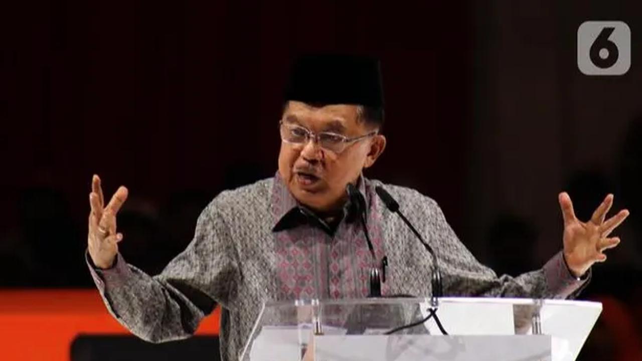 Menurutnya, hampir semua partai membutuhkan biaya besar untuk bisa menjadi seorang ketua umum partai politik.