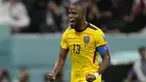 Penyerang Ekuador, Enner Valencia mencetak gol keduanya ke gawang Qatar pada pertandingan grup A Piala Dunia 2022 di Stadion Al Bayt di Al Khor, Qatar, Minggu (20/11/2022). Enner Valencia mencetak dua gol dipertandingan ini dan mengantar Ekuador menang atas Qatar 2-0. (AP Photo/Natacha Pisarenko)