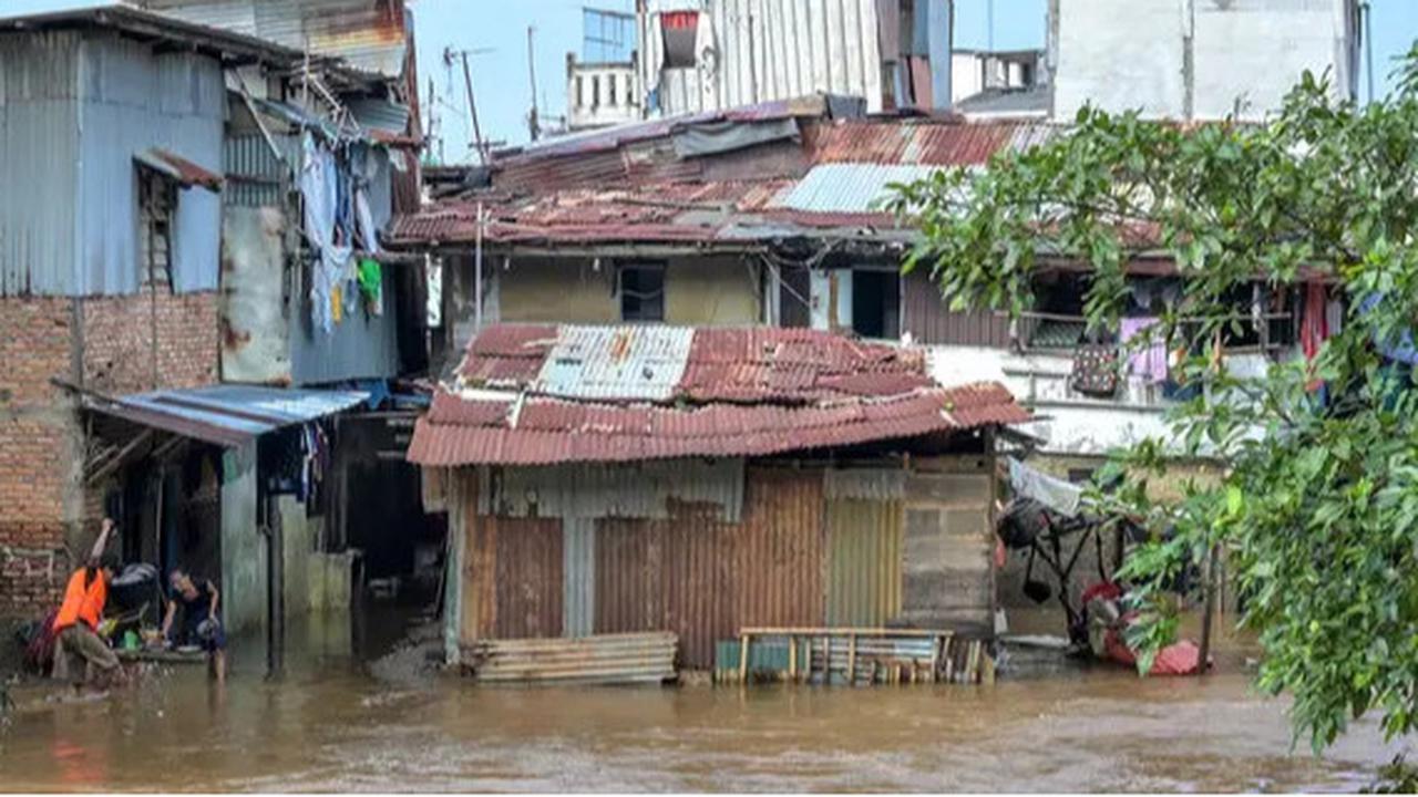 Kronologi Banjir Kepung Jakarta, Ratusan Warga Mengungsi
