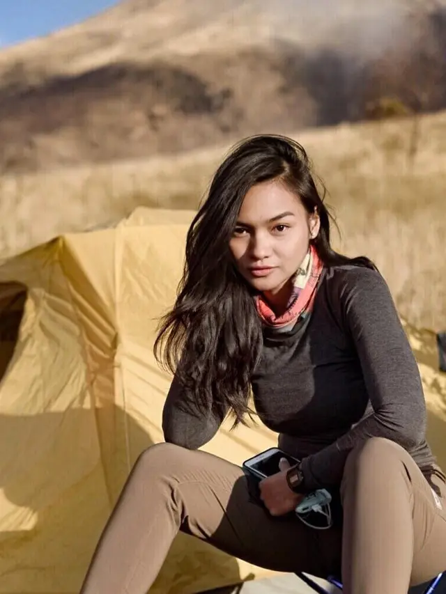 Berhasil menjadi aktris FTV dan sinetron, Mariana Putri memulai karir dari tangga paling bawah, yaitu menjadi seorang sales mobil Daihatsu di kota Yogyakarta