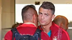 Cristiano Ronaldo mengatakan bahwa dia dan tim telah memberikan yang terbaik. Walau pada kenyataannya mereka telah gagal. Ronaldo mengaku kecewa tapi kenyataan pahit ini harus diterimanya, Sabtu (28/6/2014) (Reuters/HUGO CORREIA)
