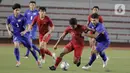 Gelandang Timnas Indonesia U-22 Osvaldo Haay berusaha merebut bola saat melawan Thailand pada laga SEA Games 2019 di Stadion Rizal Memorial, Manila, Filipina, Selasa (26/11/2019). Indonesia menang 2-0 atas Thailand. (Bola.com/M Iqbal Ichsan)